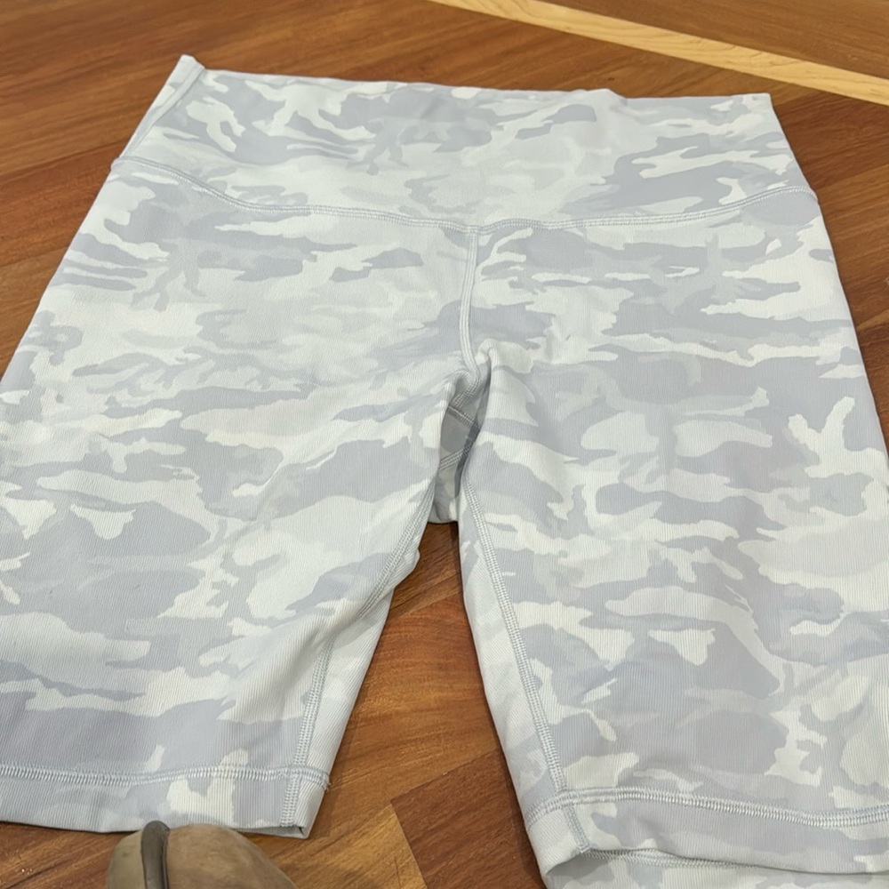 Lululemon grey camo ribbed shorts